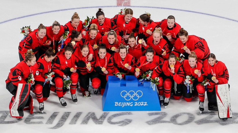 Pekin 2022: Kanadyjskie hokeistki wygrały w finale z Amerykankami