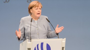 "Spiegel": Merkel wściekła na Junckera. Wini go za przeciek ws. rozmowy z May