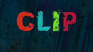 Napis CLIP z kolorowymi, postarzanymi literami.