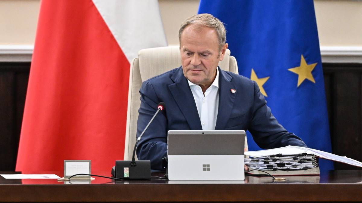"Prawdziwą zmianą byłaby zmiana premiera". Zandberg grzmi o oszukaniu milionów