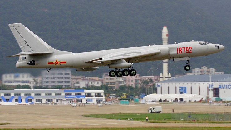 Chińskie bombowce w przestrzeni powietrznej Tajwanu