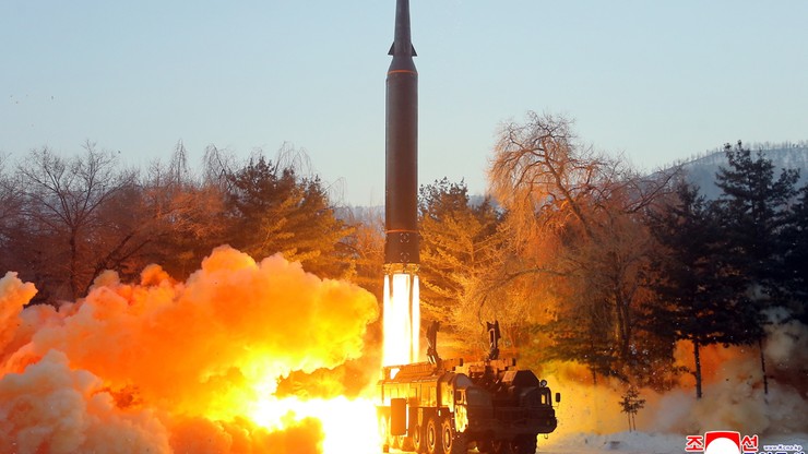 Korea Północna. Drugi rakietowy test w tym tygodniu. "To przypuszczalnie pocisk balistyczny"