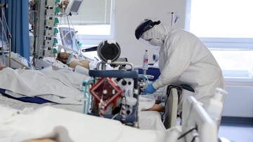 Ministerstwo Zdrowia podało, ile medyków zmarło od początku pandemii