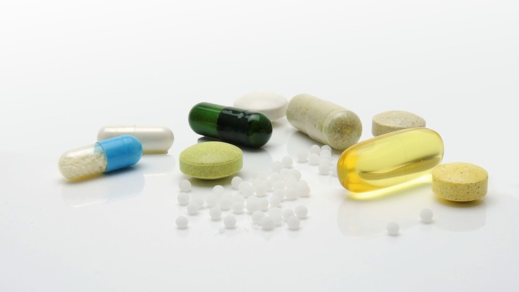 Opakowania leków homeopatycznych mogą wprowadzać w błąd. Naczelna Rada Lekarska proponuje by były odpowiednio oznaczone