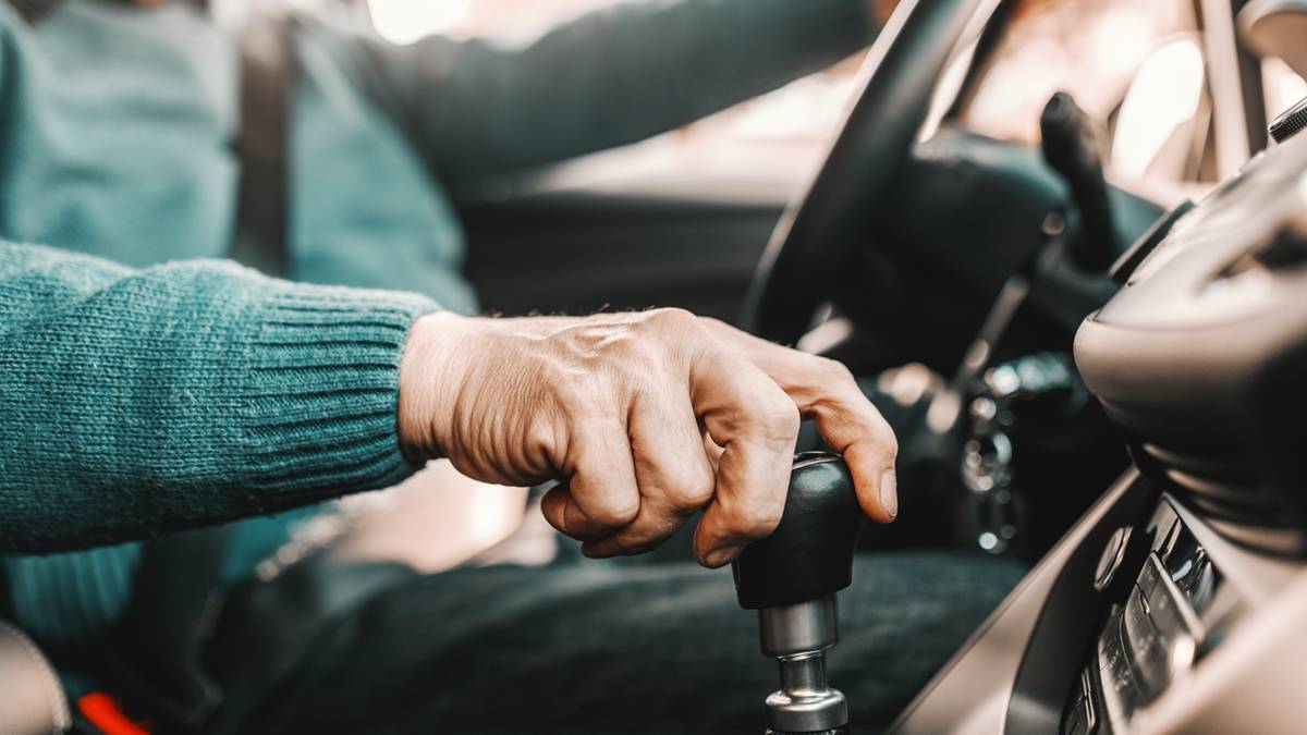 Seniorzy są gorszymi kierowcami? Jasne wskazania raportu