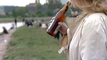 93 proc. polskich nastolatków dostaje swój pierwszy alkohol od dorosłych