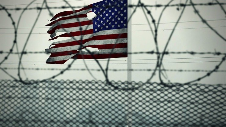 USA. Administracja Bidena wypuściła z Guantanamo pierwszego więźnia