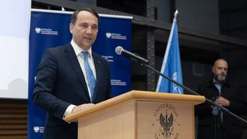 Incydent na spotkaniu z Sikorskim. Studentki zakłóciły wystąpienie szefa MSZ