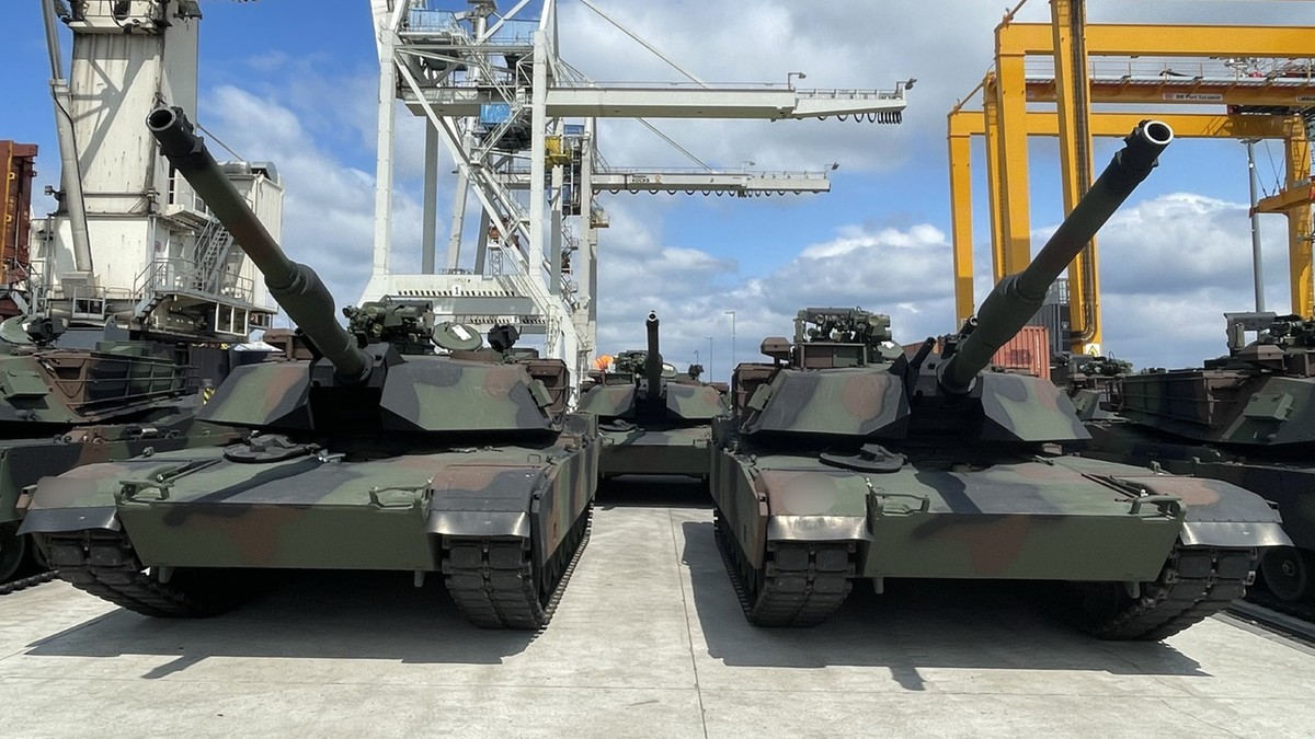 Pierwsze czołgi Abrams dotarły do Polski. M.Błaszczak: Zapora nie do przebicia