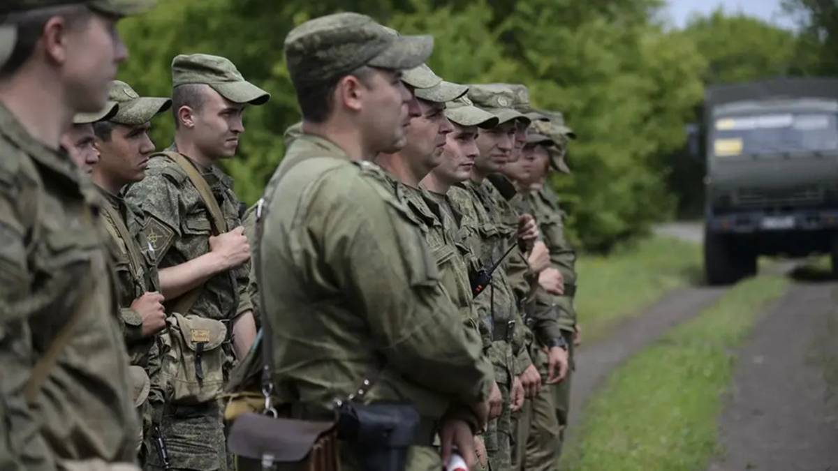 Małżeństwo albo front. W Rosji znaleźli sposób na nieżonatych mężczyzn