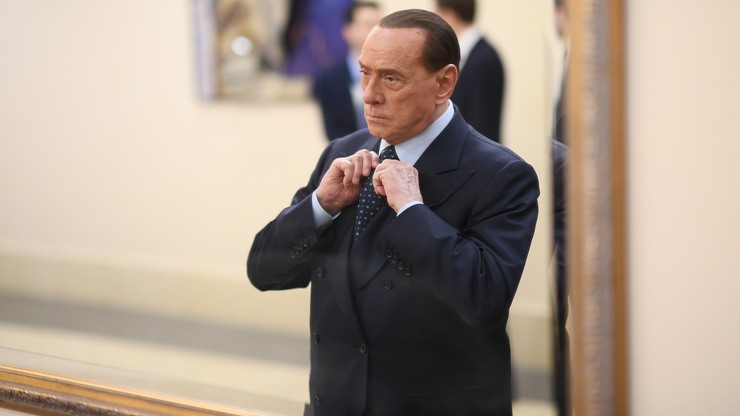 Berlusconi czytał w radiu odpowiedzi z kartki. Nie wiedział, że jest nagrywany