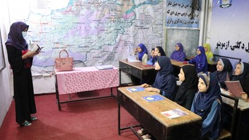 Afganistan. Talibowie: uczennice wrócą do szkół średnich