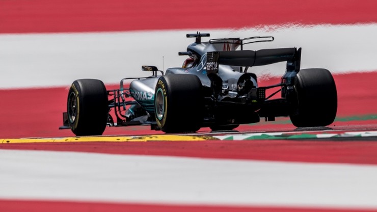 GP Austrii: Hamilton najszybszy na obu treningach