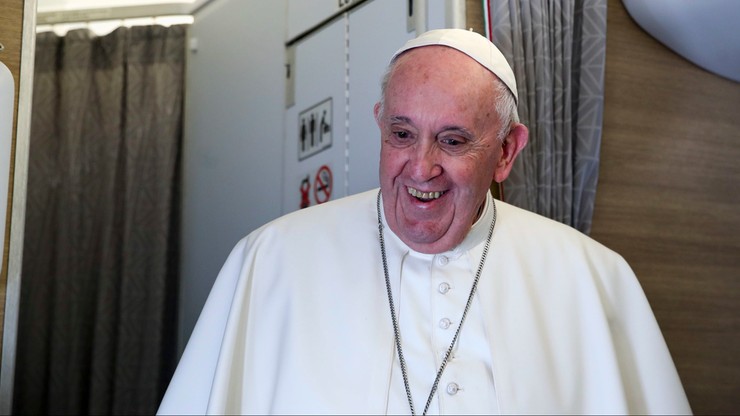 Zmiany w garderobie papieża. Dylemat krawców