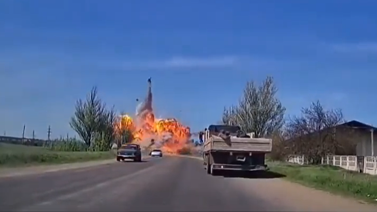 Wojna w Ukrainie. Rosyjski czołg wyleciał w powietrze w Mariupolu