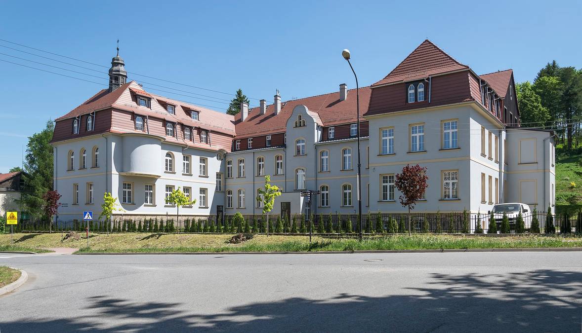 Koszt pobytu w domu seniora. Rachunki mogą przyprawić o zawrót głowy