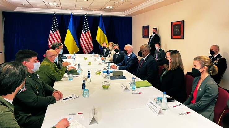 Wojna w Ukrainie. Rozmowa Joe Bidena z szefami MSZ i MON Ukrainy