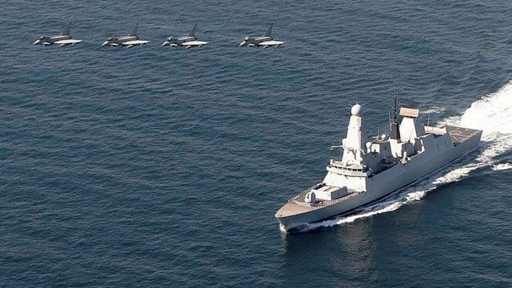 Brytyjski okręt wesprze francuską flotę walce z Państwem Islamskim