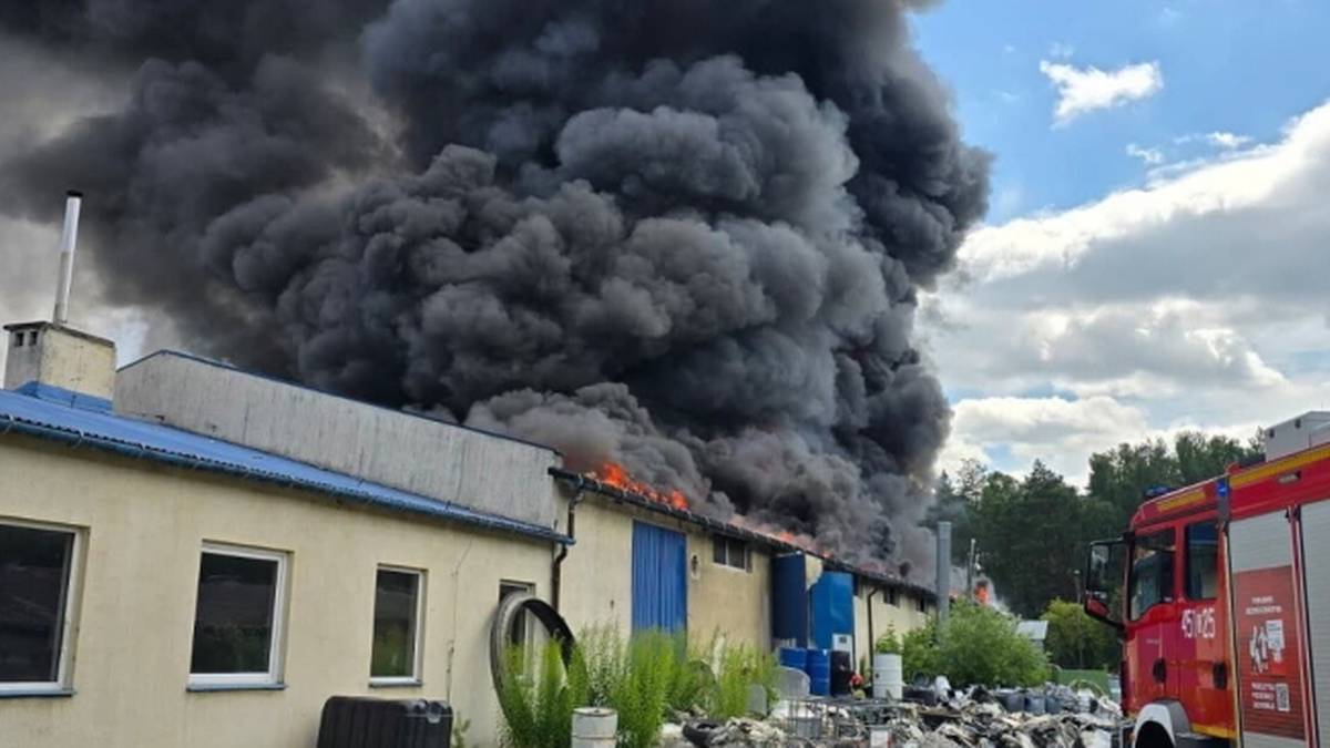 Factory fire in Skorzew, Pomerania — residents of two districts evacuated