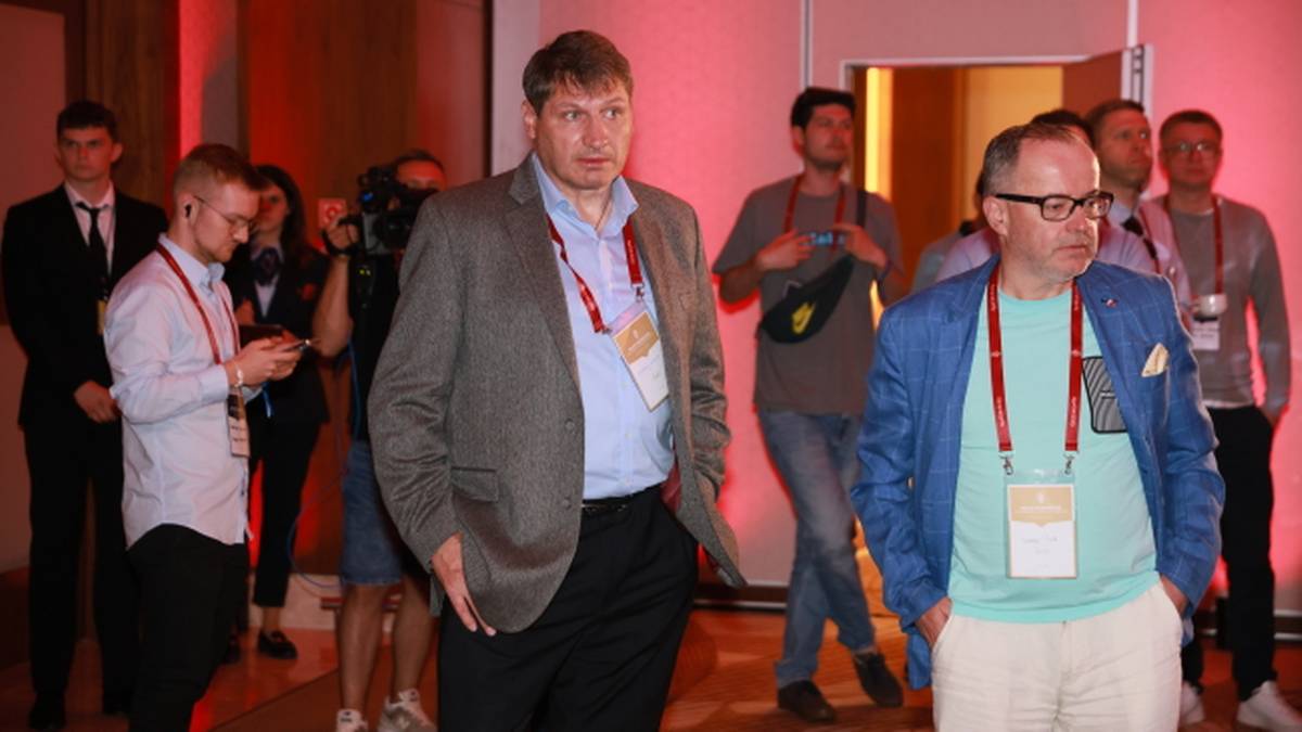 Andrzej Gołota na obradach PZPN! Legendarny pięściarz skradł show