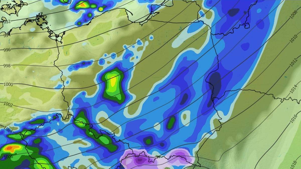 Modele pogodowe ECMWF i GFS zgodnie wskazują możliwe opady śniegu na południowych krańcach Polski po drugim listopadowym weekendzie