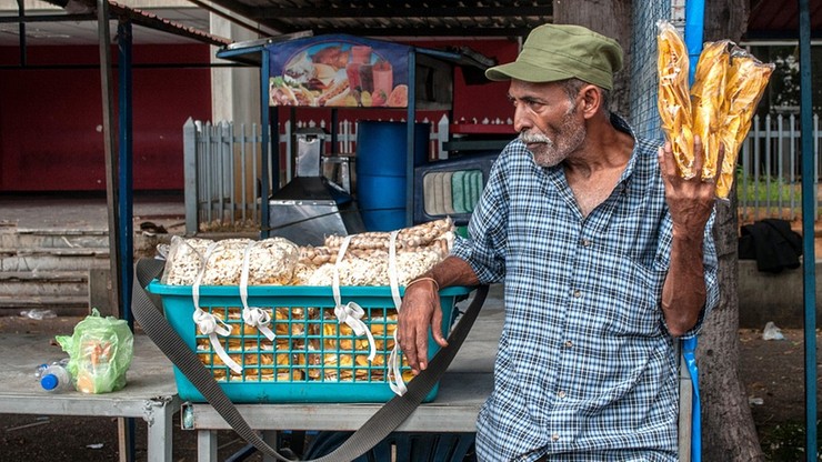 "Taniej się nie da!". Wenezuelczycy płacą handlarzom ceny 20 razy wyższe od oficjalnych
