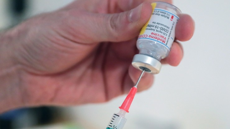 Szczepionki Moderny w środę trafią do szpitali