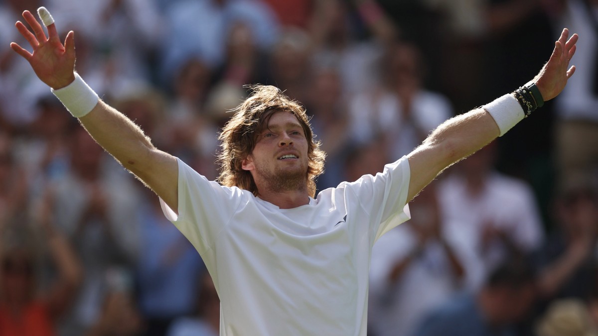 Pięć setów! Andriej Rublow w ćwierćfinale Wimbledonu