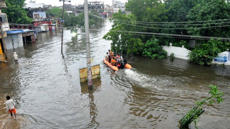 Najobfitsze opady monsunowe w Indiach od ćwierć wieku. W ciągu ostatnich dni zginęło 113 osób