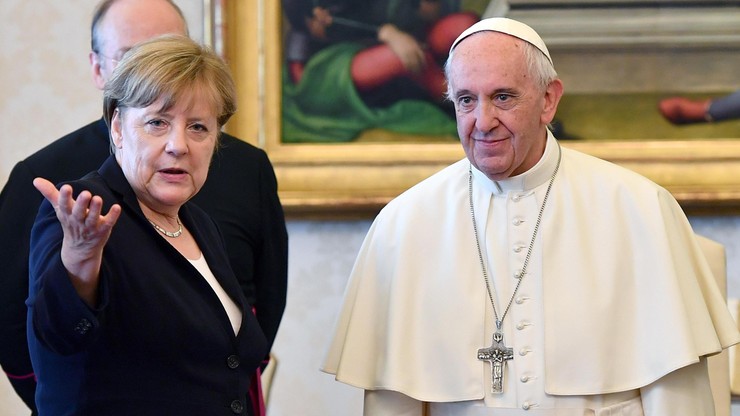 Merkel: konieczność obalenia murów jednym z tematów rozmowy z papieżem