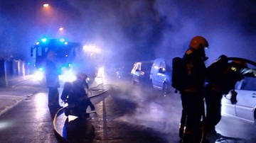 Pożar kamienicy w Pruszkowie. Jeden ze strażaków z obrażeniami nogi