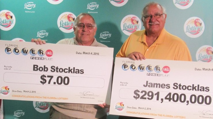Bracia zagrali na loterii. Jeden wygrał 7 dolarów, drugi... 291 milionów