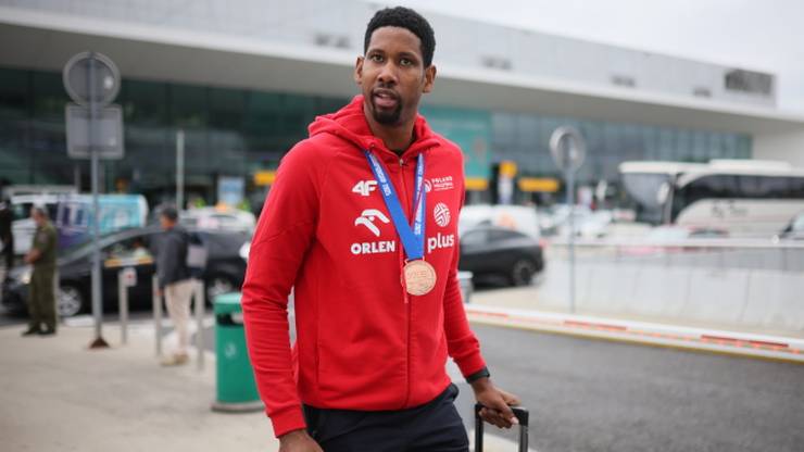 Polscy siatkarze wrócili z Filipin. Zostali przywitani na lotnisku