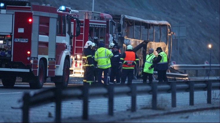 Bułgaria. Pożar autokaru na autostradzie. 46 osób spłonęło. Świadkowie mieli usłyszeć eksplozję