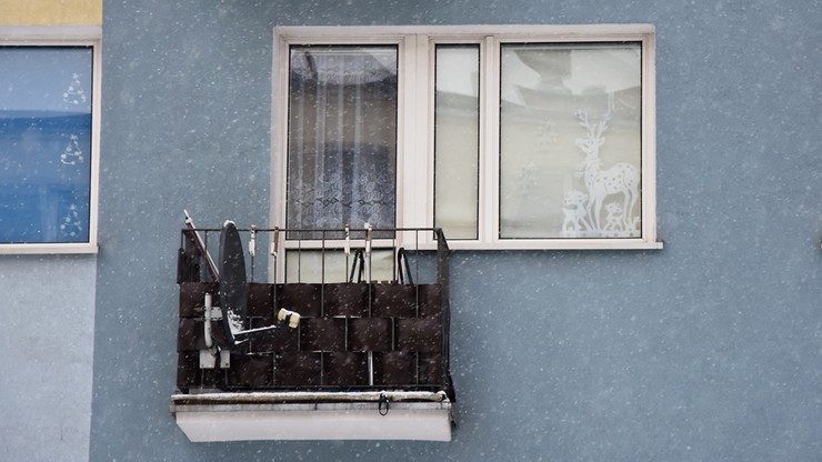 Martwe noworodki odnalezione na balkonie w Iławie urodziły się żywe. "Byli to chłopcy"