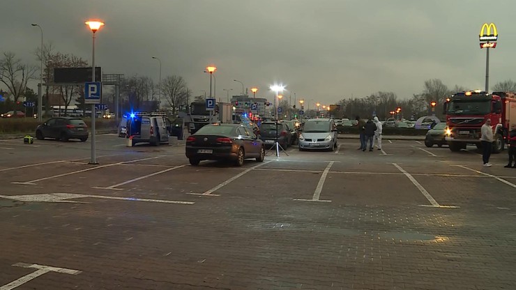 Wrocław: Wybuch w aucie na parkingu centrum handlowego
