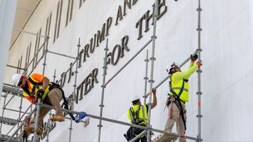 Nazwisko Trumpa znika z fasady Kennedy Center. To efekt decyzji sądu
