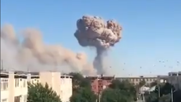 Kazachstan: wybuchy w magazynie amunicji. 45 tys. osób jest ewakuowanych