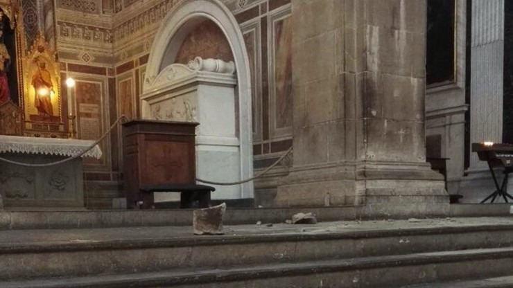 Trzy osoby objęte śledztwem ws. tragicznego wypadku w bazylice we Florencji. Zginął turysta