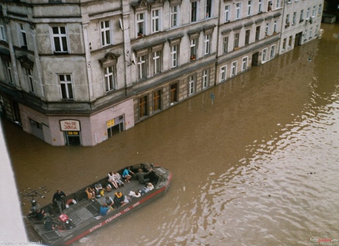 ​Powódź we Wrocławiu w 1997 roku. Fot. Breslau / Facebook / fotopolska.eu