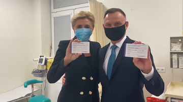 Para prezydencka przyjęła trzecią dawkę szczepionki przeciw COVID-19