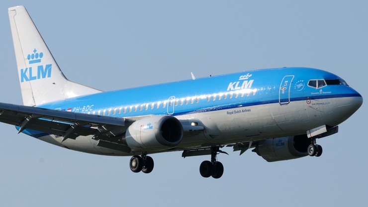 Holandia. Pasażerowie KLM lecący przez Amsterdam mogą podróżować jedynie z bagażem podręcznym