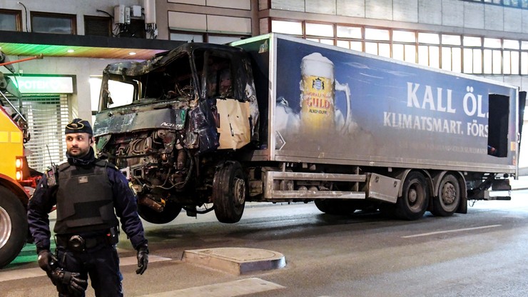 "Urządzenie techniczne" znalezione w szwedzkiej ciężarówce. Możliwe, że to bomba