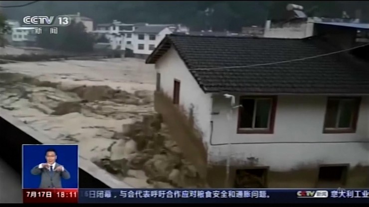 Chiny. Ulewne deszcze i powodzie błyskawiczne. Tysiące ewakuowanych, kilkanaście ofiar