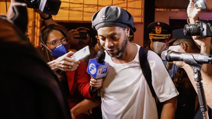 Ronaldinho przeprowadził się z aresztu do hotelu. Wkrótce stanie przed sądem