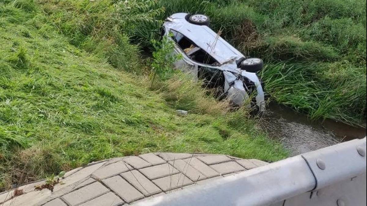 Samochód nagle wjechał do rzeki. Ośmiolatka trafiła do szpitala