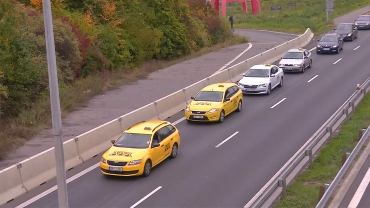 Czescy taksówkarze protestują przeciwko Uberowi