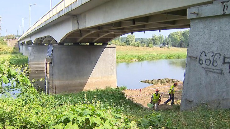 Zamknięty most we Wronkach. Eksperci nie stwierdzili stanu grożącego awarią