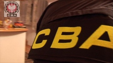 CBA: kontrakt z NFZ za ponad pół mln zł łapówki, trzy osoby zatrzymane