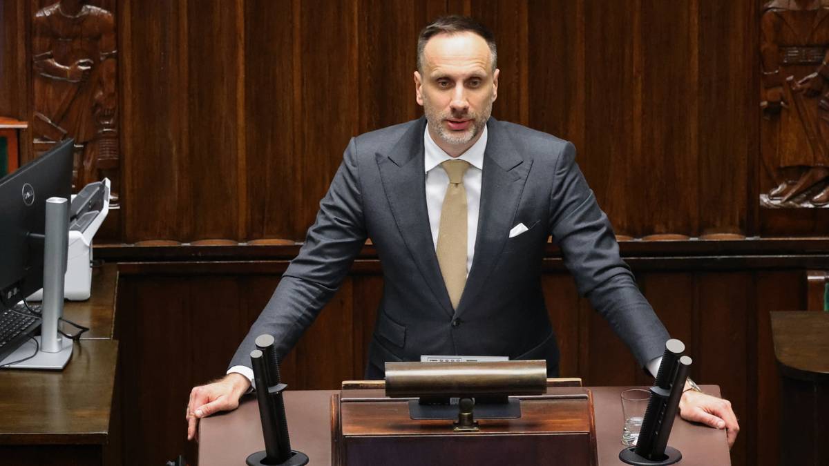 Janusz Kowalski poza klubem PiS. "Złożyłem rezygnację"